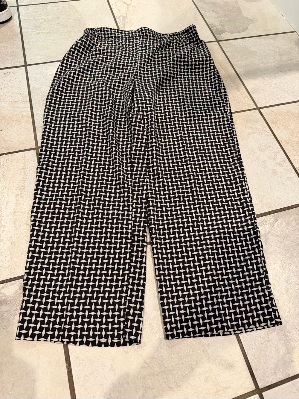 Christian Siriano Black and White Geometric Cropped Pants